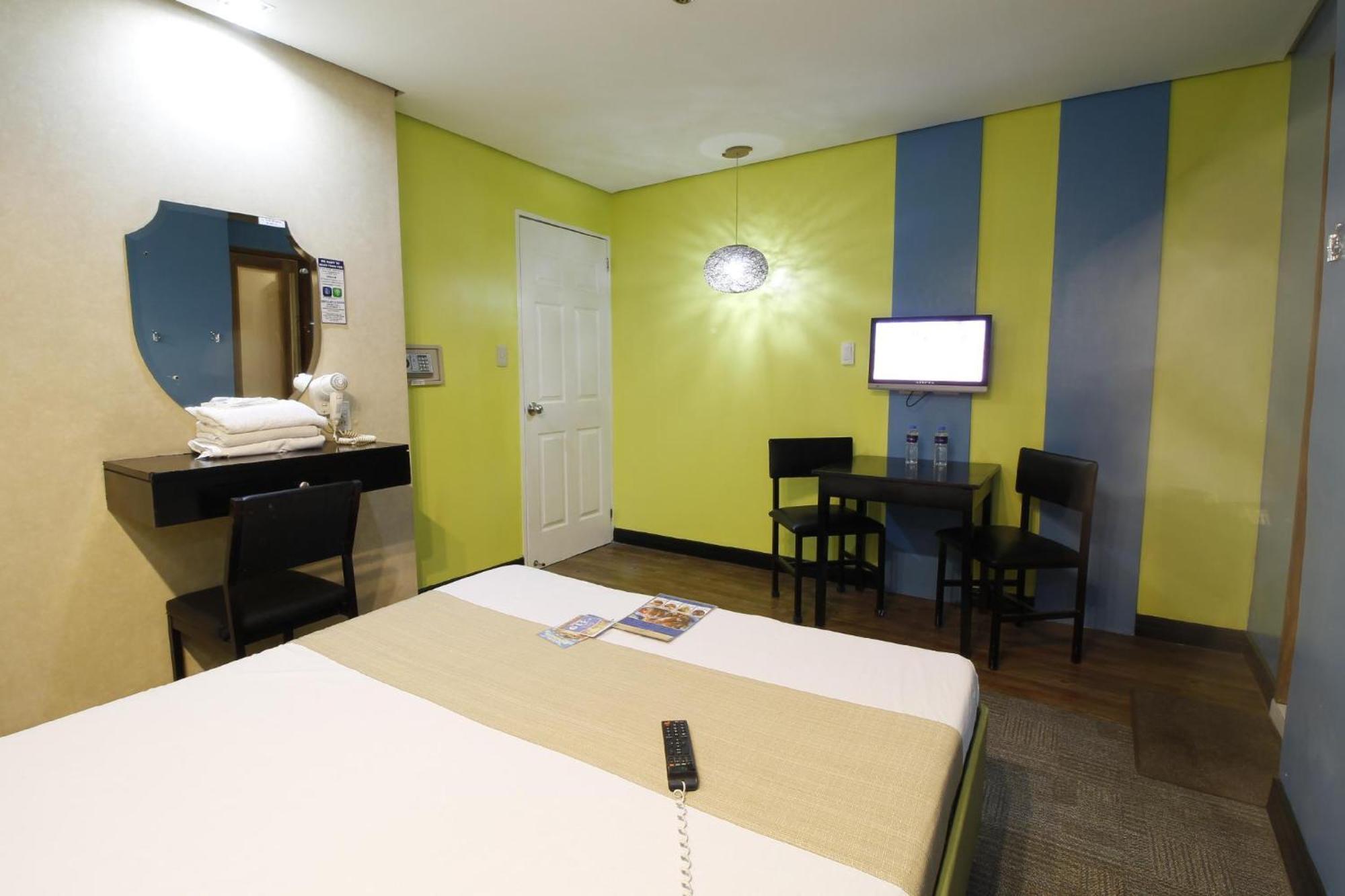 Hotel Dreamworld Araneta Cubao Exteriör bild