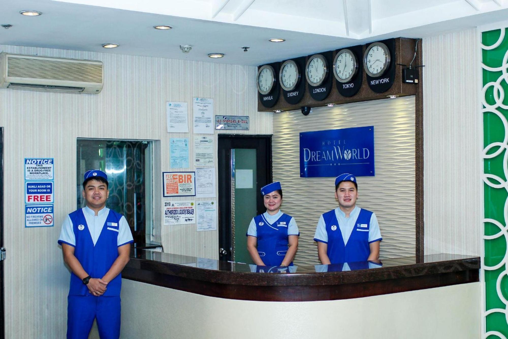Hotel Dreamworld Araneta Cubao Exteriör bild