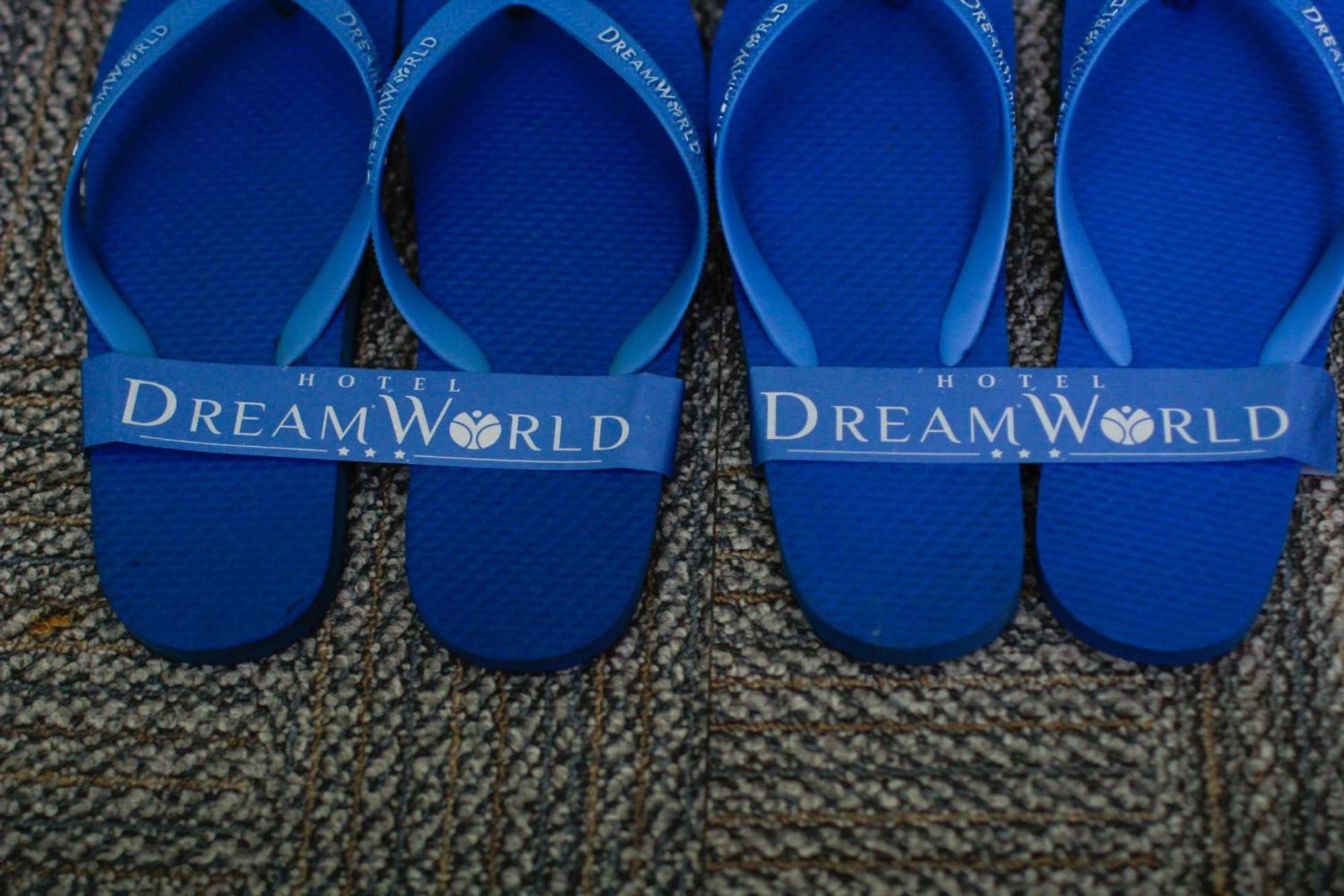 Hotel Dreamworld Araneta Cubao Exteriör bild