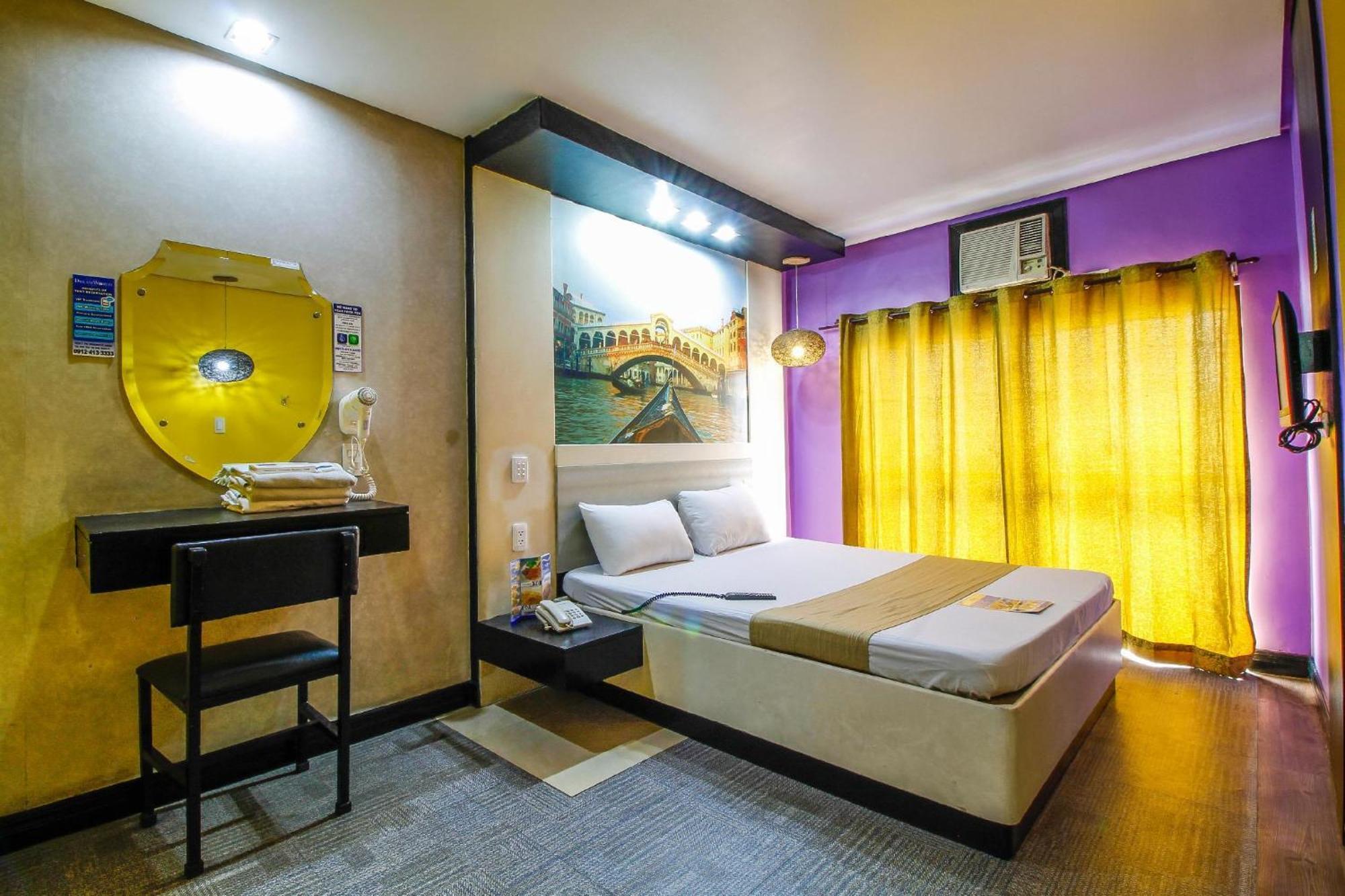 Hotel Dreamworld Araneta Cubao Exteriör bild