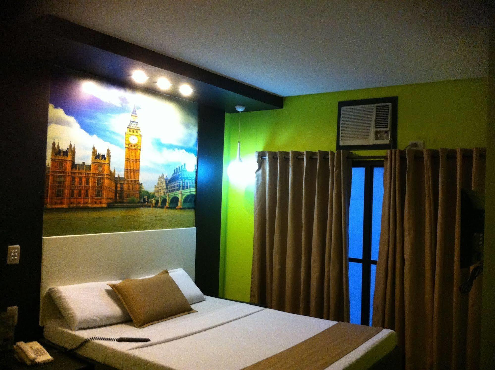 Hotel Dreamworld Araneta Cubao Exteriör bild