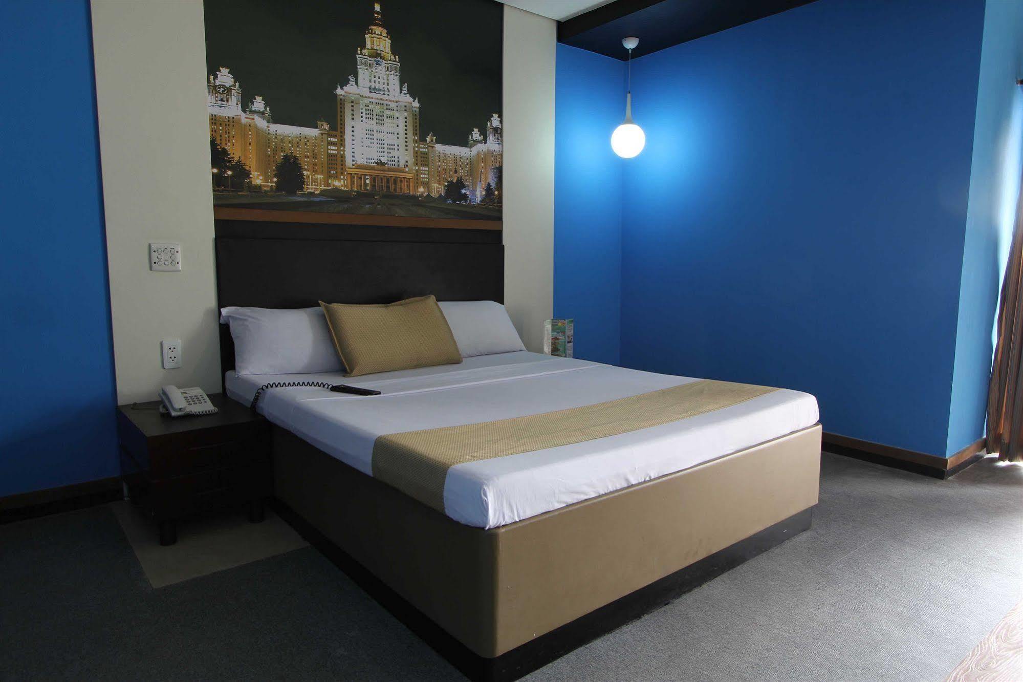 Hotel Dreamworld Araneta Cubao Exteriör bild