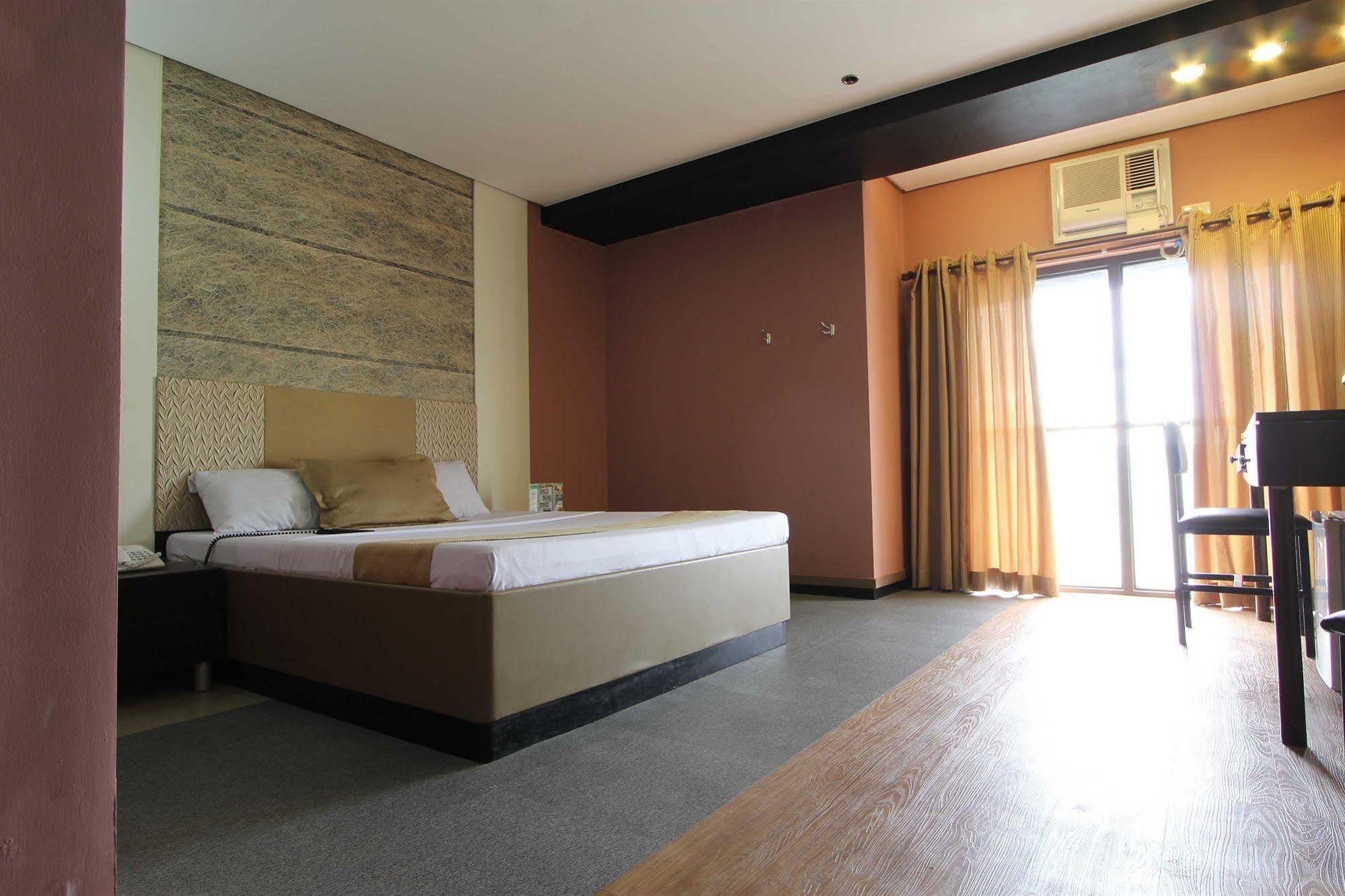 Hotel Dreamworld Araneta Cubao Exteriör bild